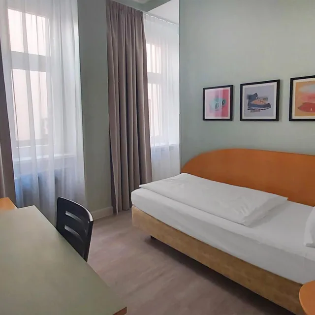 Room, Single, Garner Hotel Berlin Messe by IHG 2/9
