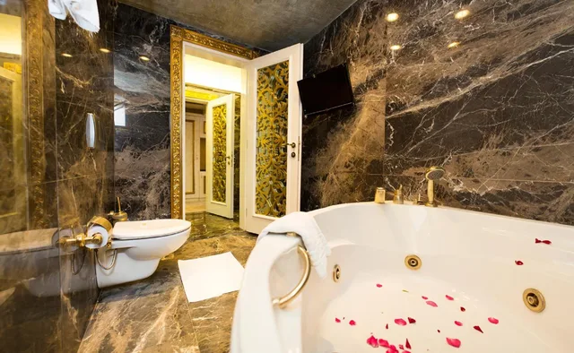 غرفة بسرير كينج، Hotel Buyuk Hamit 4/4