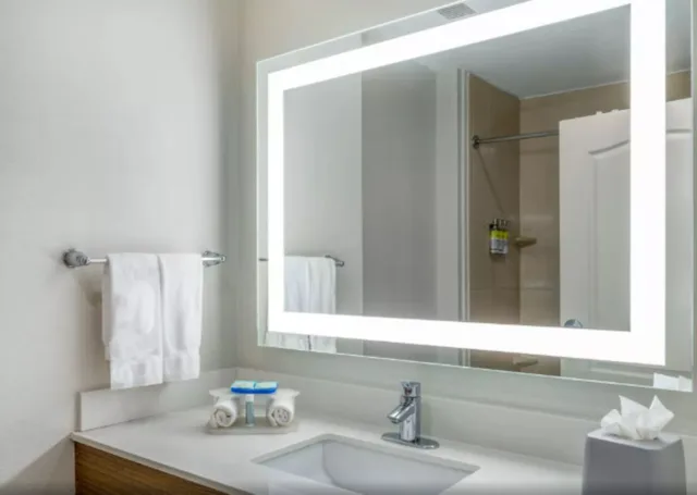 Room, 2 Queen Beds, Accessible, Holiday Inn Express & Suites Dallas East - Fair Park 2/4
