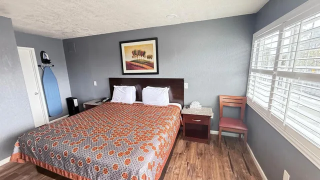 غرفة بسرير كينج، Fireside Inn Santa Cruz 2/10