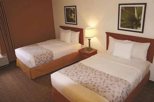غرفة ديلوكس بسريرين مزدوجين، La Quinta Inn & Suites by Wyndham Lakeland East 1/3