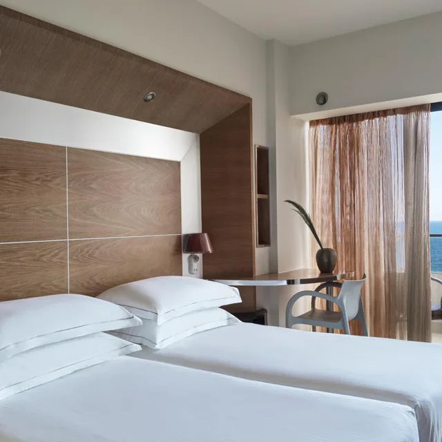 غرفة قياسية بإطلالة على البحر، Esperos Palace Resort & Spa 3/9