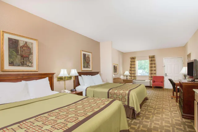 غرفة بسريرين كوين، Days Inn by Wyndham Lexington 2/4