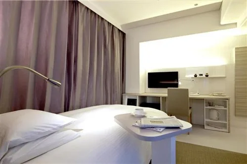 غرفة كومفورت بسرير مزدوج أو سريرين منفصلين، Hotel Nikko Narita 1/1