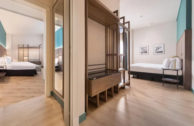 Connecting, Melia, King Bed، Melia Milano Hotel 5/9