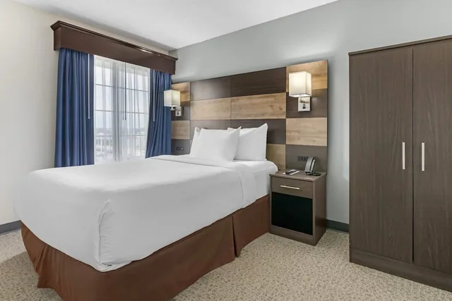 Upgrade, Suite, 2 Queen Beds، MainStay Suites Madison Airport 4/10