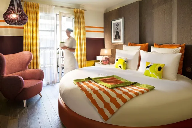 Room, King Bed, Patio, Terrace, Paris Saint Tropez 8/10