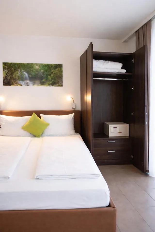 Studio, Apartment, Sofa, Bayers Boardinghouse & Hotel 4/10