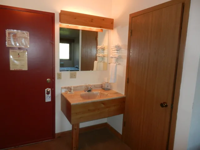 غرفة بريميوم بسريرين كوين بإطلالة على البحيرة، Great Northern Motel 3/3