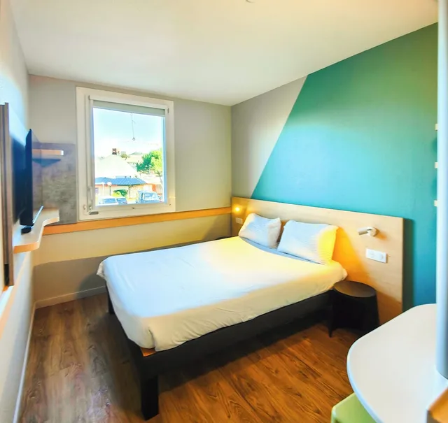 Room, Triple, Multiple Beds، Ibis Budget Rodez 1/10