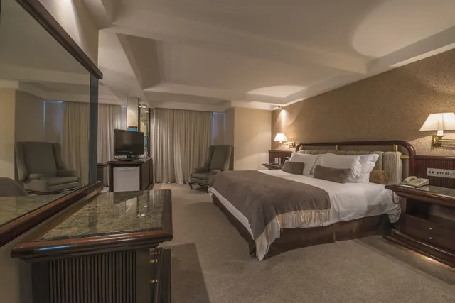 غرفة بريميير بسرير كينج، Bourbon Curitiba Hotel & Suites 2/10