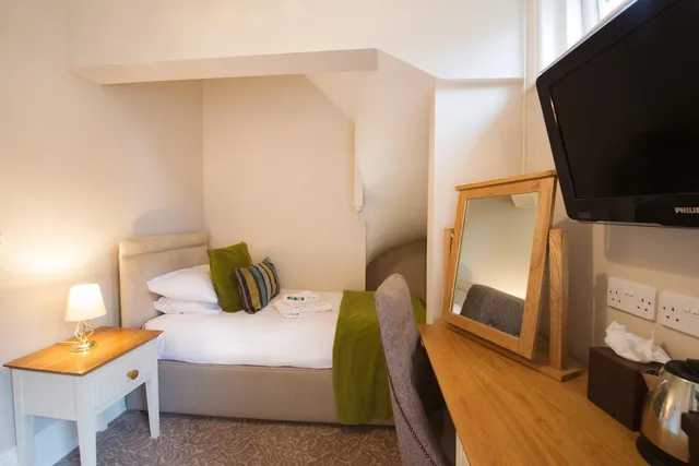 Room, Single, Bartley Lodge Hotel 1/6