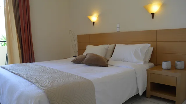 Double room - Garden view, Theo Hotel 1/2