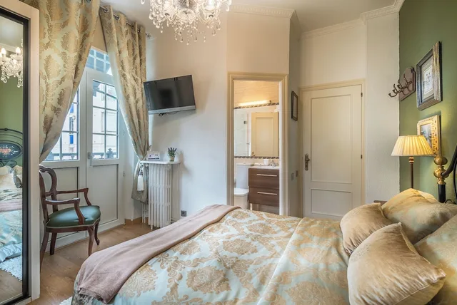 غرفة بسرير مزدوج بشرفة، Las Brisas Hotel 1/5