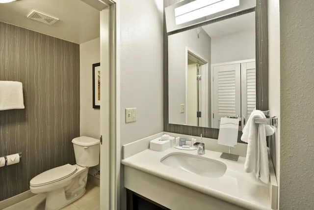 جناح بسرير كينج بغرفة نوم واحدة لذوي الإعاقة، Courtyard by Marriott Dalton 2/3
