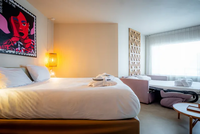 جناح جونيور بسرير مزدوج بإطلالة على البحر مع أريكة، Mercure St Raphael Centre Plage 2/10