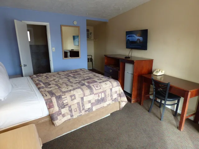 غرفة بسرير كوين، Sands Motel 2/3