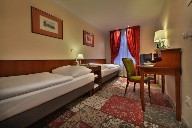 غرفة قياسية بسرير مزدوج أو سريرين منفصلين، Ea Hotel Jeleni Dvur Prague Castle 1/6