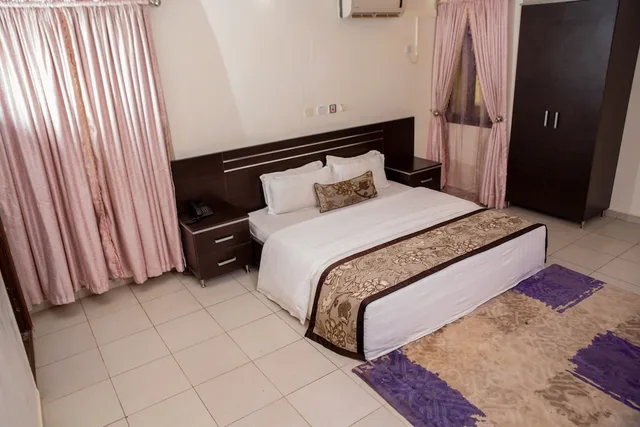 جناح تنفيذي بسرير كينج، Ishakool Hotels 2/4
