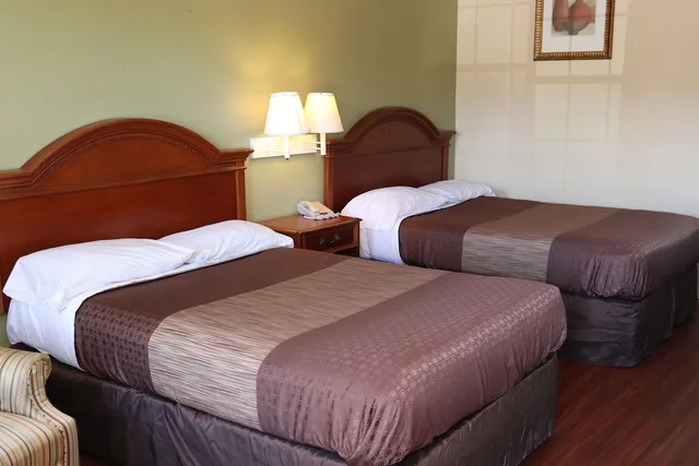 غرفة قياسية بسريرين مزدوجين، Woodstream Inn 1/4