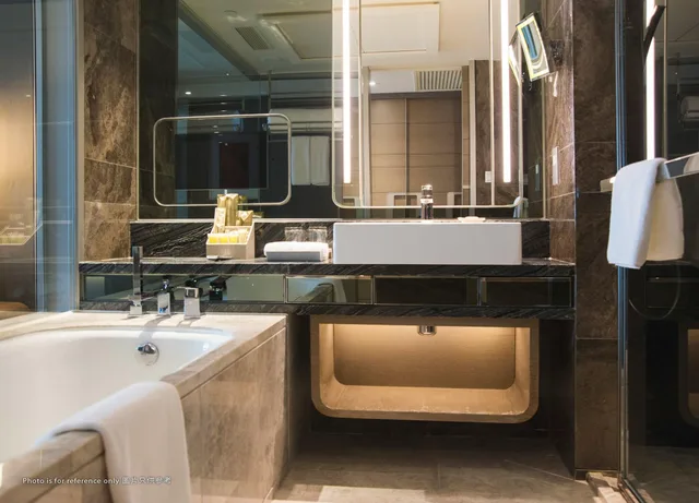 جناح بسرير كينج، Royal Plaza Hotel Hong Kong 3/3