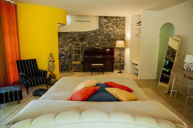 Room, Queen Bed, Garden View, La Villa 8/10