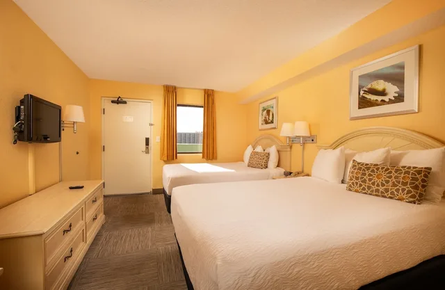 1 Bedroom, Condo, Standard, Murphy Bed, 2 Queen Beds, Partial Ocean View، Grande Shores Ocean Resorts Condominiums 2/4