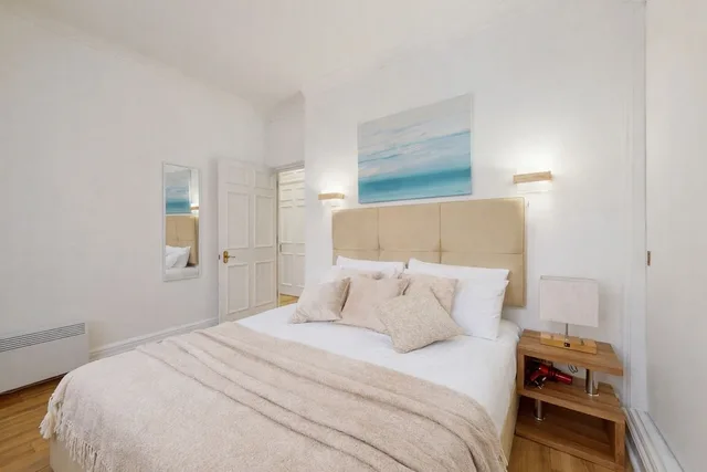 شقة ديلوكس بسرير كينج وسرير فردي مع أريكة، Park Lane Apartments/Clarges Street 4/10