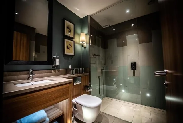 غرفة بسرير مزدوج مع سرير إضافي، The Warwickshire Hotel And Country Club 5/7