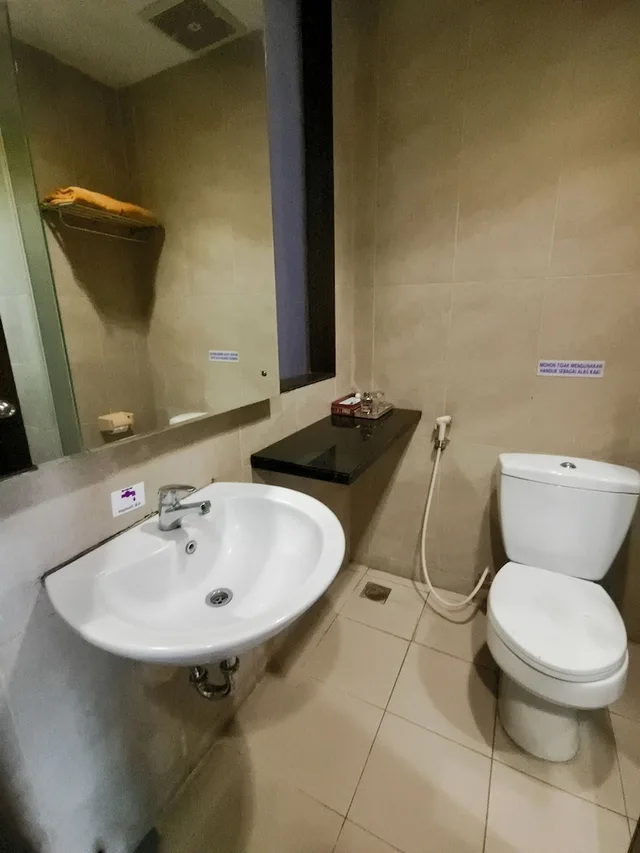 غرفة سوبيريور بسريرين منفصلين، Hotel Tilamas Juanda 2/3