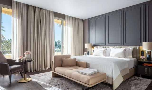 غرفة غراند بريميوم بسريرين منفصلين بإطلالة على البحر بشرفة، Anantara Plaza Nice Hotel 1/7