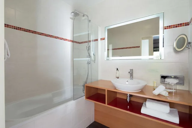 غرفة كومفورت بسرير كوين، Best Western Plus Hotel De La Regate 5/6