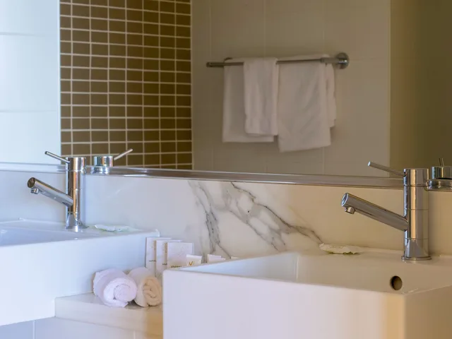 جناح سيغنتشر بسرير كينج بشرفة، Sage Hotel Wollongong 9/10