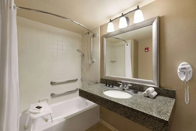 غرفة بسرير كينج لذوي الإعاقة، Wingate by Wyndham Greenwood Village/Denver Tech 6/7