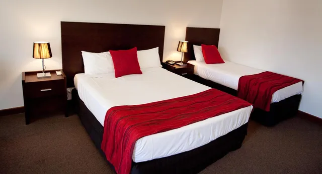 غرفة سوبيريور بسرير فردي وسرير كوين، MERCURE PORT OF ECHUCA 2/6