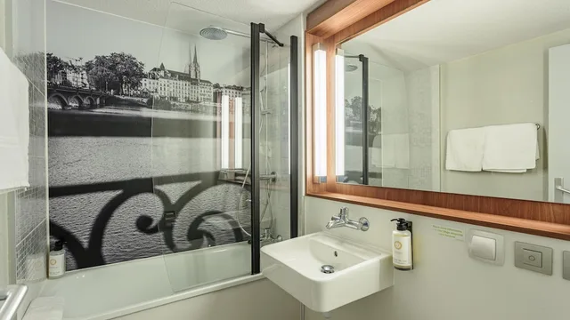 غرفة قياسية بسرير كوين، Campanile Nantes Ouest Saint Herblain 6/6