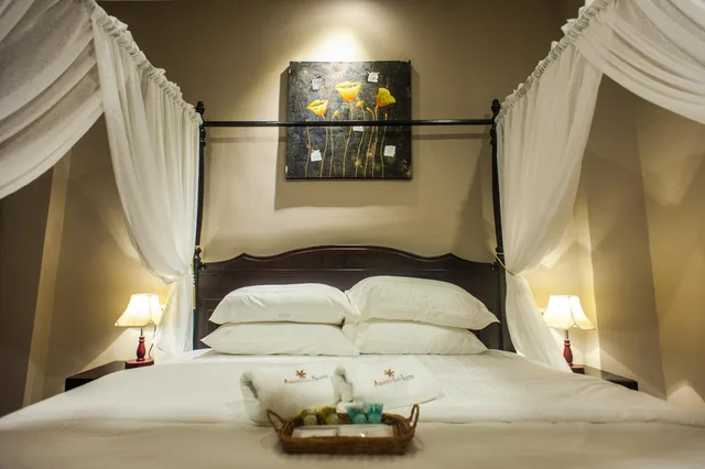Deluxe, Double Bed, Armenian Suite 2/3
