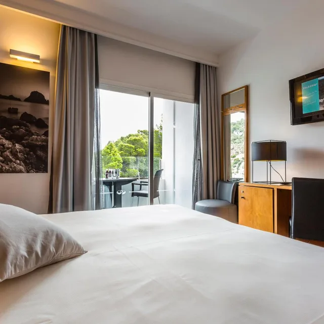 غرفة ديلوكس بسرير مزدوج، Palladium Hotel Cala Llonga - Adults Only 4/6