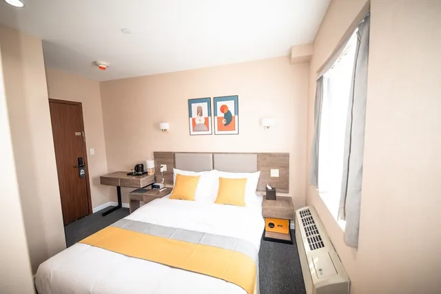 غرفة أساسية بسرير كوين، Flushing Garden Hotel 6/9