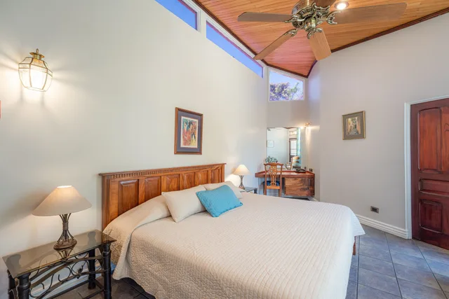 Deluxe, King Bed, City View, Posada El Quijote 2/9