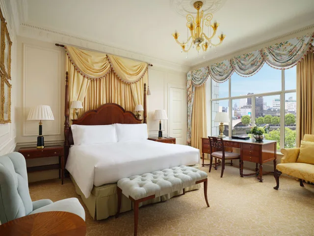 جناح بسرير كينج، The Savoy Hotel 1/3