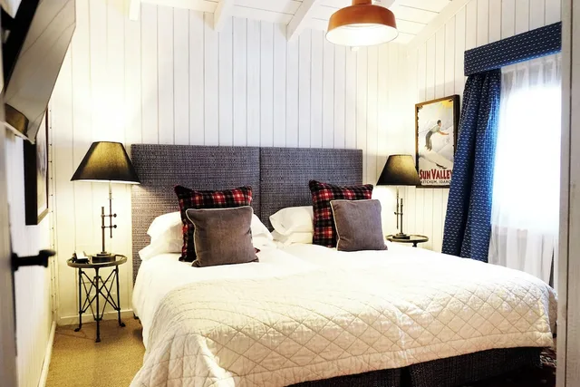 Lagoon, King and Twin Beds, 2 Bunk Beds، El Lodge 1/2