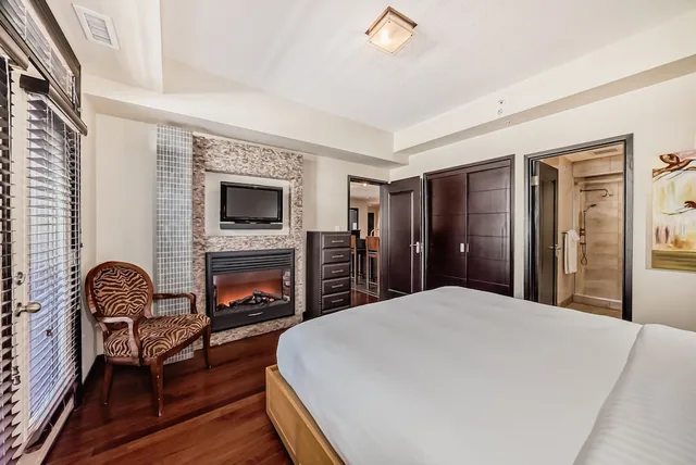جناح بسرير كينج وسرير كوين بغرفتي نوم مع أريكة، COPPER POINT RESORT 3/10