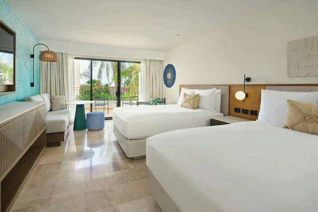 غرفة رباعية بإطلالة على الحديقة، Marriott Puerto Vallarta Resort and Spa (ex Casa Magna Marriott Puerto Vallarta Resort and Spa) 1/3