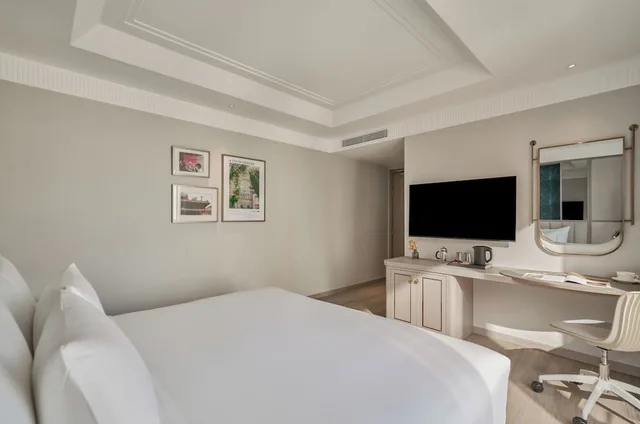 French, Junior Suite, Studio, Twin Beds, Balcony، La Siesta Premium Saigon Central 1/6