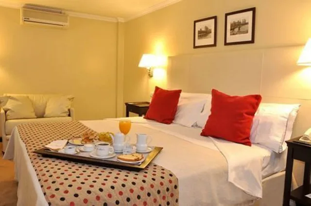 Studio, Double Bed, Kenton Palace 2/6