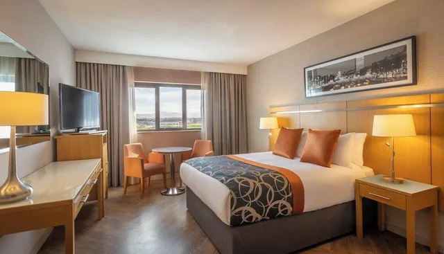 Deluxe, Studio, Suite, Clayton Hotel Liffey Valley 2/5
