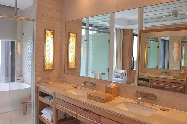 Regency, Suite, King Bed, Hyatt Regency Danang Resort And Spa 5/7