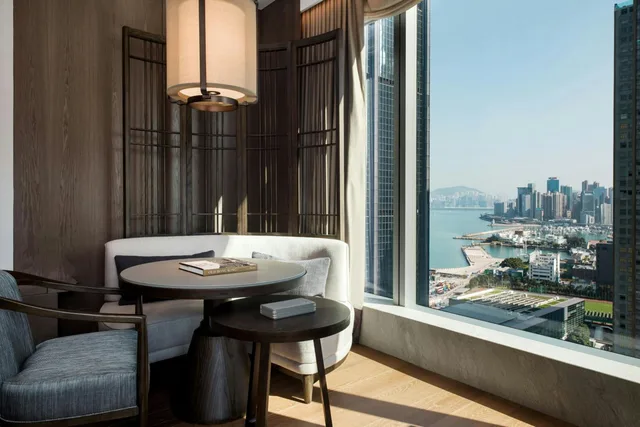 Premier, King Bed, Partial Harbour View، The St. Regis Hong Kong 10/10