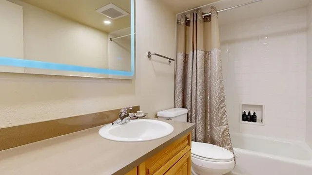 2 Bedrooms, Condo, Slope, King and Twin Beds, Sofa، Top of the Village - Destination Hotels & Resorts 2/2